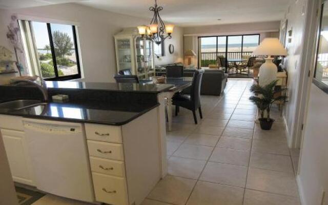 Carlos Pointe #211 Apartment