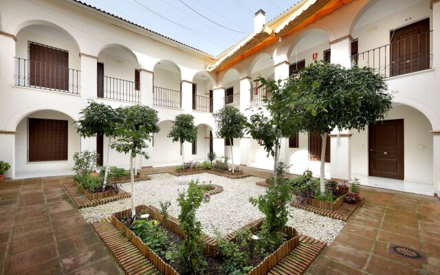 Apartamentos Patios De Alcántara