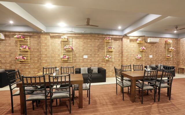 Hotel Lemon Suites & Banquet Noida Sector 62