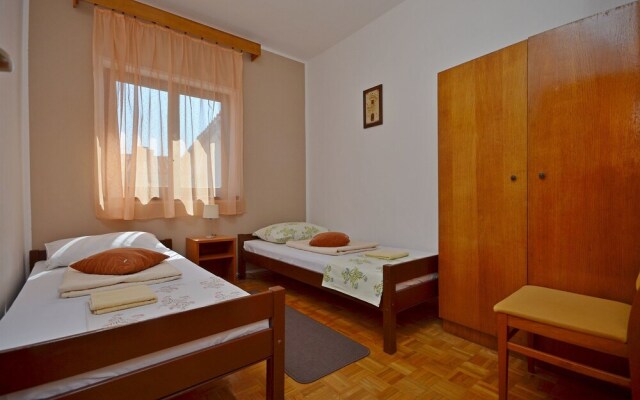 Apartment and Room Ivica