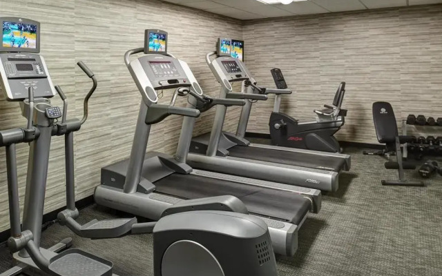 Courtyard by Marriott Milwaukee Brookfield