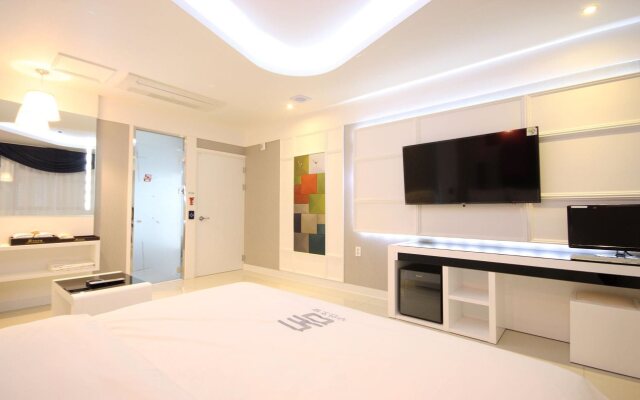 Dom Hotel