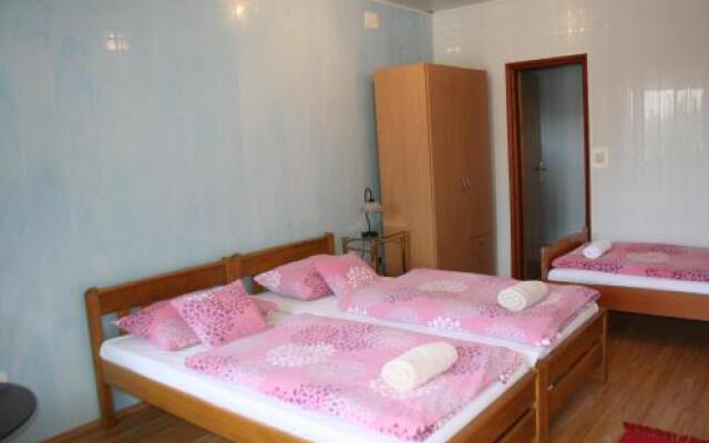 Rooms Korina