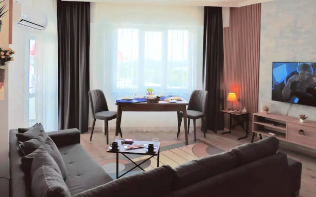 Chic Flat 10 min to Lara Beach in Antalya