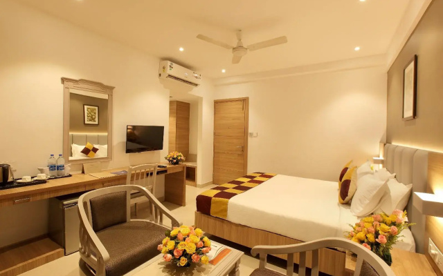 Oyo Premium Alleppey Iron Bridge