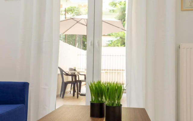 F & B Collection - Flat for 3