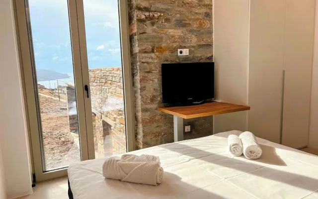 Tzia Stone Modern Studio with Sea View