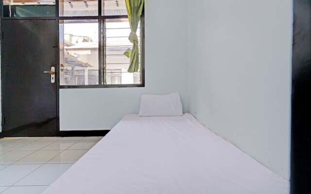 OYO Life 92901 Kost Bu Nur