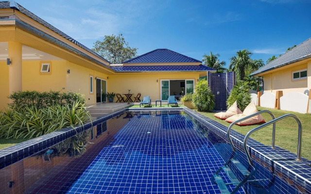 Garden Pool Villa Olivia Near Naiharn