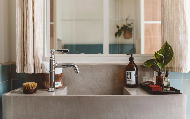 Hoy Paris - Home of YOGA