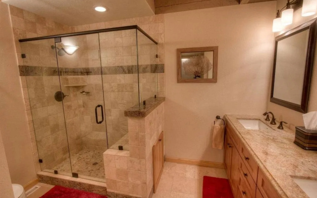 Cheyennes Place by Lake Tahoe Accommodations