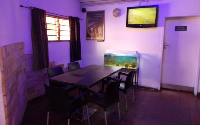 Ndeke Hotel