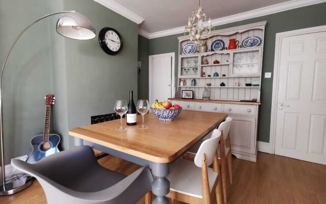 NEW Spacious 3BD House Tunbridge Wells Sleeps 7!