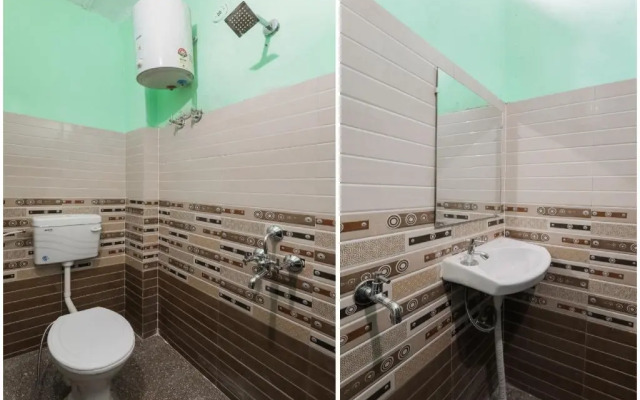 Red Building Guest House by OYO Rooms