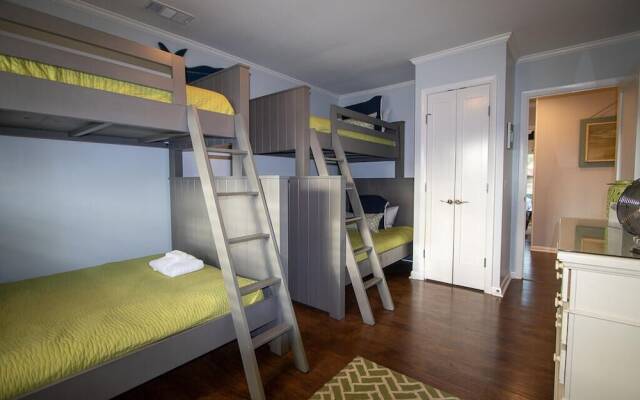 Newly Remodeled Two-story Condo w/ Wifi - Steps From Beach & Dining