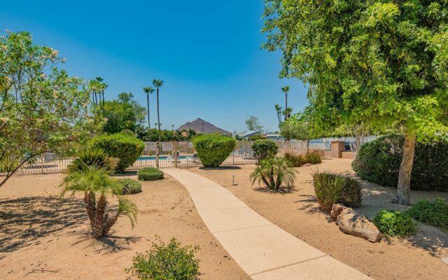 Sleek 2BR Townhome Old Town by WanderJaunt