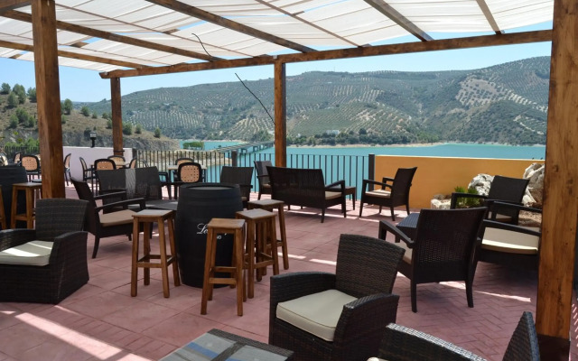 Hotel Caserio de Iznajar