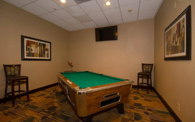 Quality Inn & Suites Downtown Mansfield