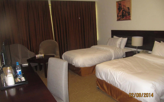 Sandy Le Oriental Hotel