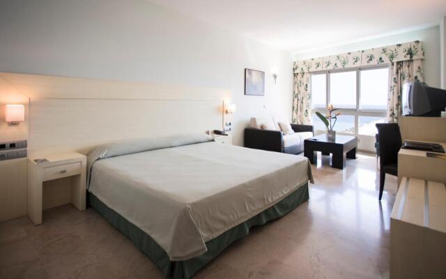 Senator Águilas Hotel