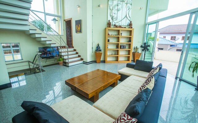 Penthouse Pool Villa Pattaya