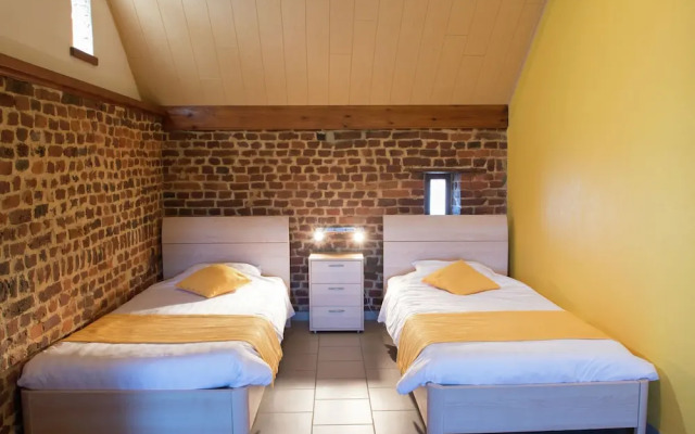 Family Holiday Home With Indoor Pool and Playroom in a Beautiful Rural Region - фото 5