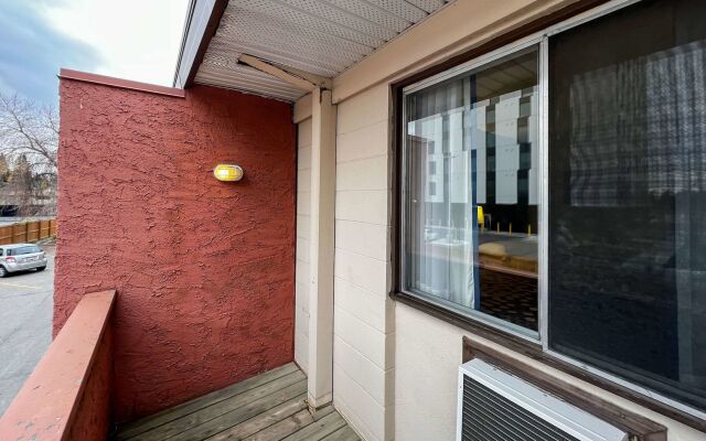 Econo Lodge Motel Village