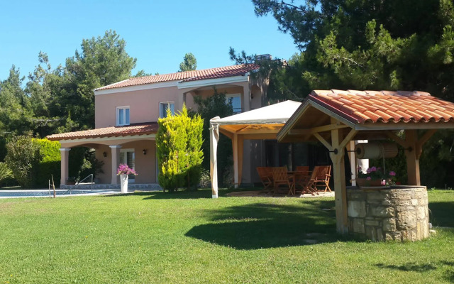 Peninsula Pineclub Boutique Hotel