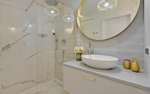 Blue Mandarin Apartments - Island