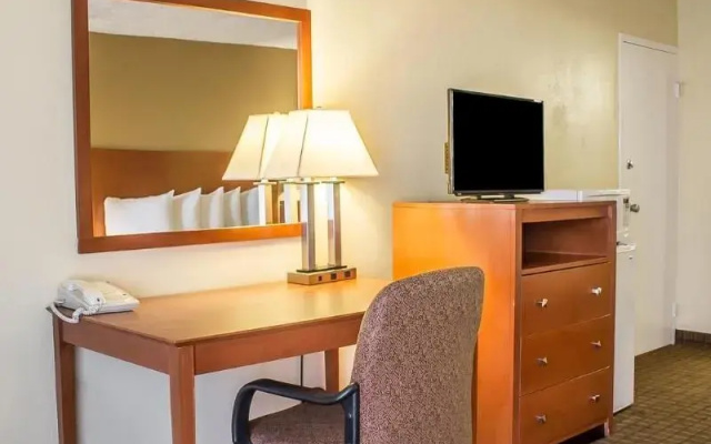 Quality Inn & Suites Conference Center Wilkes Barre