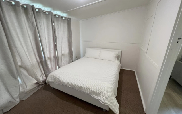 Pet Friendly 2 Bedroom Cottage with Yard – Guest Rooms – Grafton