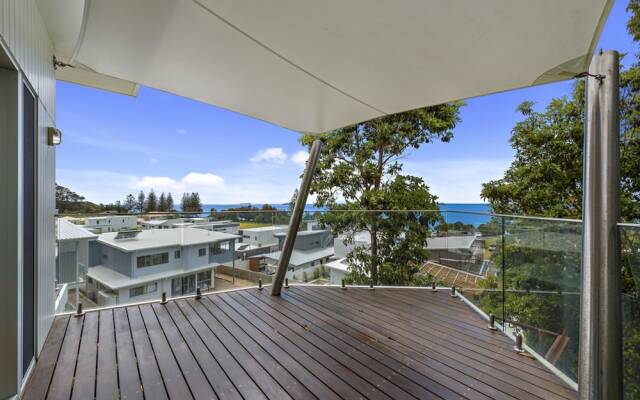 Beachy Coastal Retreat