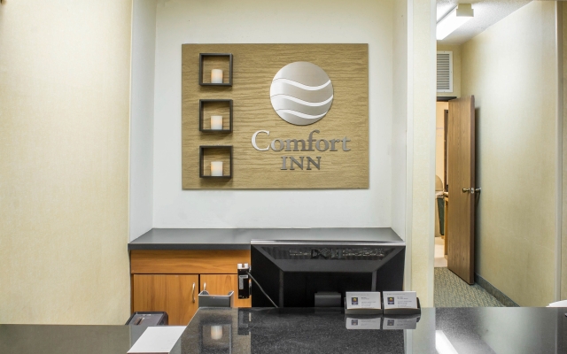 Quality Inn at Collins Road - Cedar Rapids