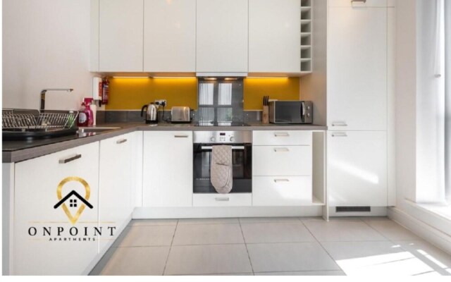 Impeccable 2-bed Apartment in Reading