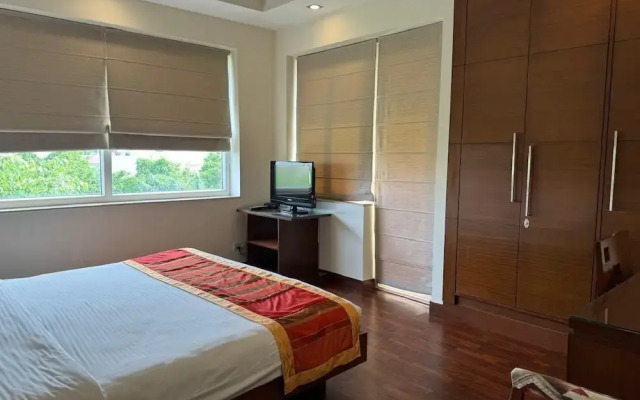 Ahuja Residency