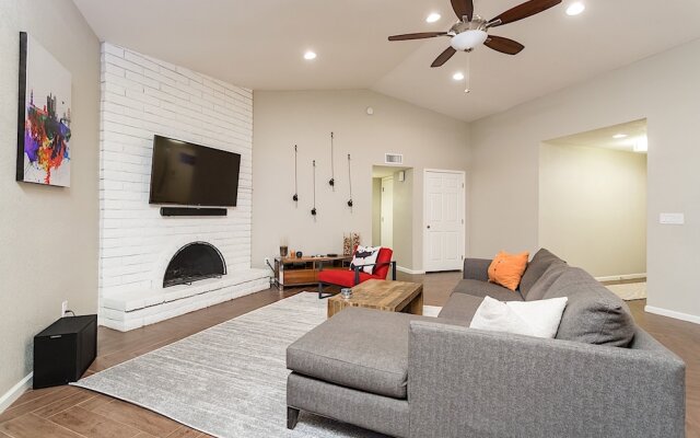 Soaking Up the Sun 3BR by Casago