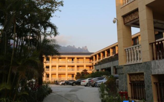 Malai Hot Spring Holiday Hotel