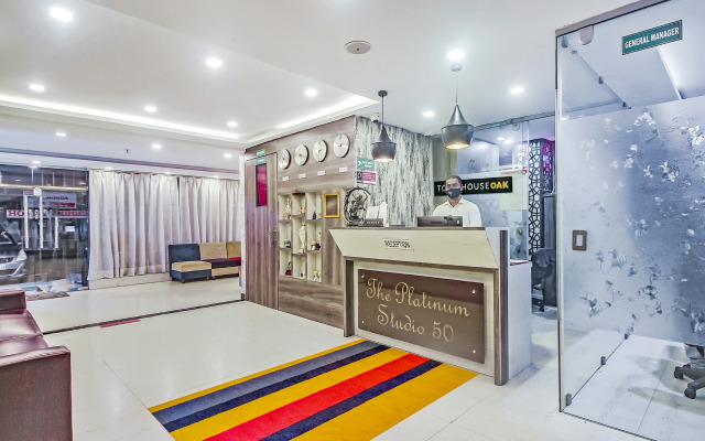 Super OYO Townhouse OAK The Platinum Studio 50