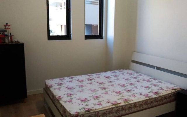 Roomy Apartment in the Upper North Shore of Sydney – Guest Rooms – Sydney