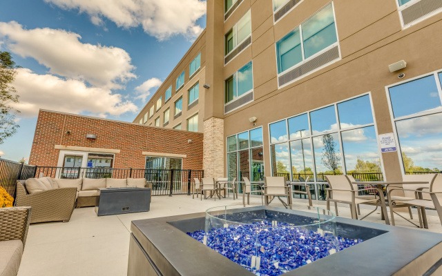 Holiday Inn Express & Suites Okemos - University Area by IHG