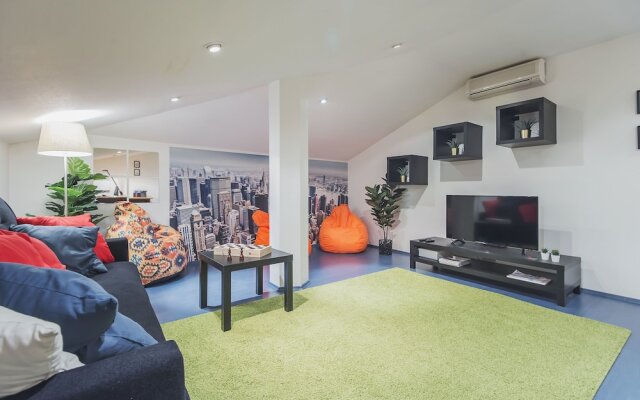 Апартаменты GM, 4 комнаты с мансардой, Тверская