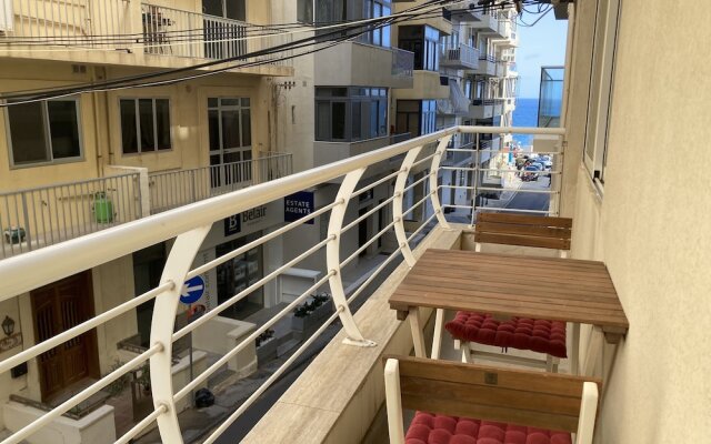 Side SeaView 3Bedrooms Apartment Sliema