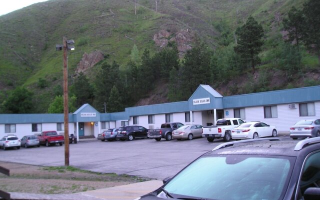 Black Hills Inn & Suites