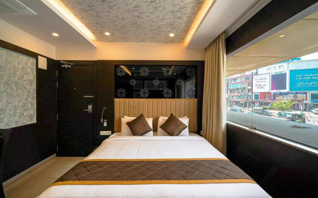 OYO Premium K R Puram