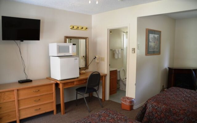 Rivermount Motel Campground and RV Park