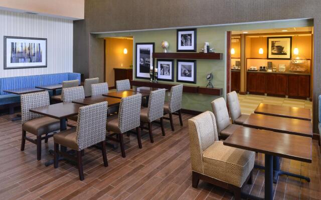 Hampton Inn & Suites St. Louis-Edwardsville