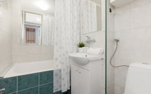 Metro Pole Mokotowskie Studio by Renters