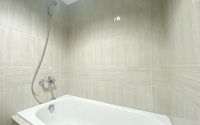 Homey And Elegant Studio Vasanta Innopark Apartment