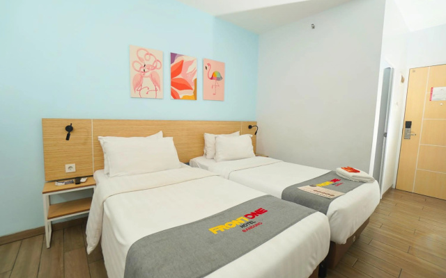 Front One Hotel Pasir Koja Bandung