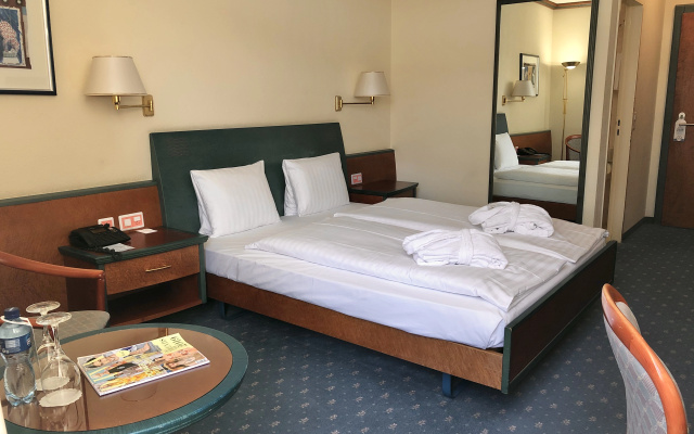 Thermalhotels und Walliser Alpentherme & SPA Leukerbad – Guest Rooms – Leukerbad